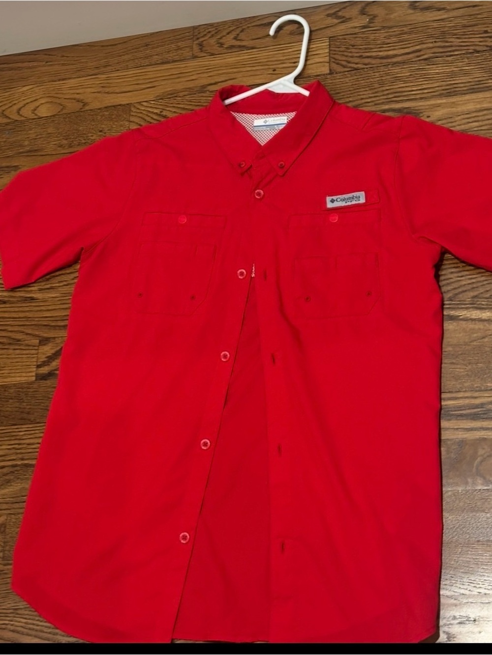 Columbia Men's Short-Sleeve Button-Down Shirt in Red